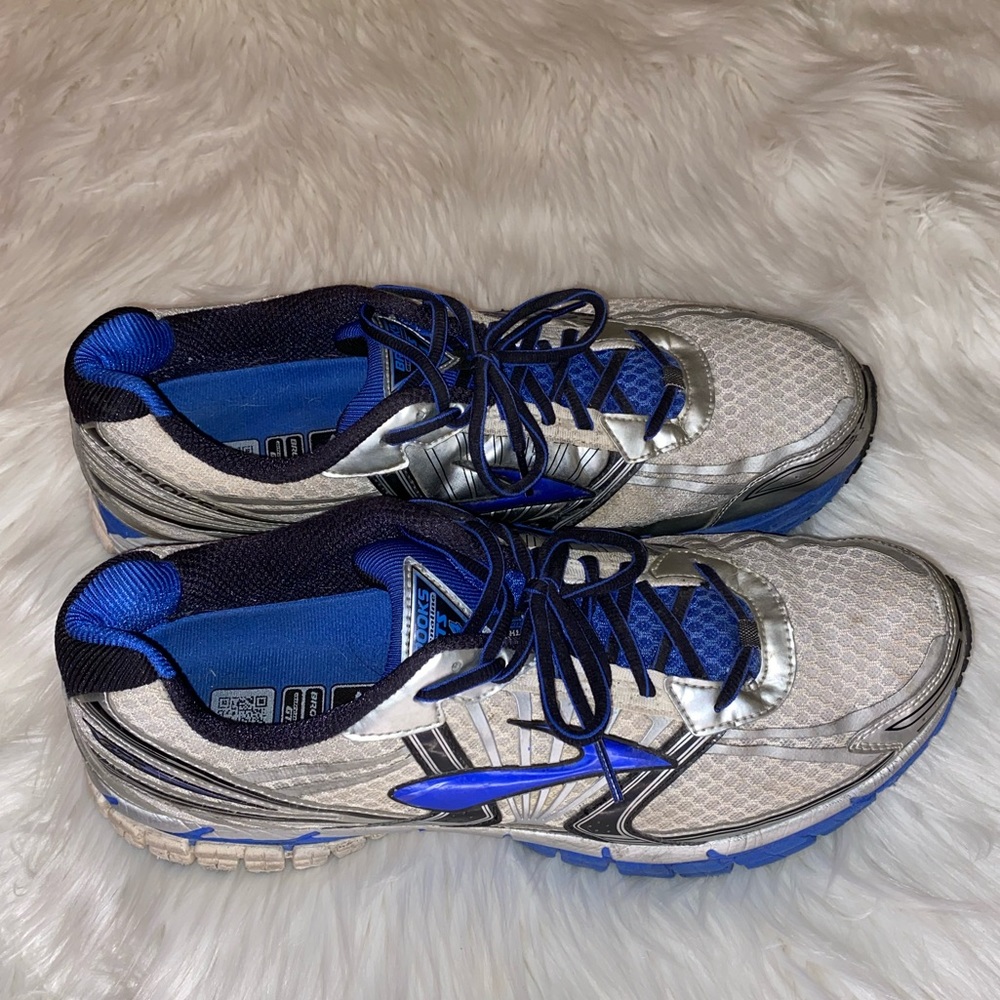 Men’s Brooks GTS running shoes size 15!
